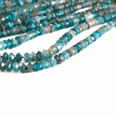 Rondel-formede Apatit perler – ca. 200 stk. på streng
