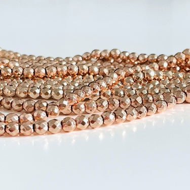 Facetterede rosaguldfarvede hæmatitperler – 4 mm