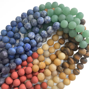 Store matte halvædelsten 12 mm i naturmix på streng