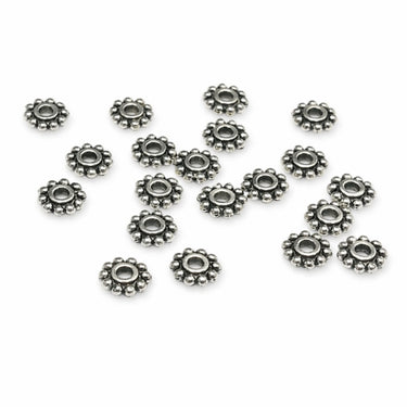 Forsølvede blomster mellemperler 6,5 mm