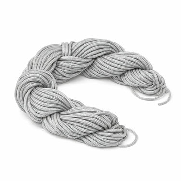 Grå polyester knyttesnor 2 mm – 16 meter