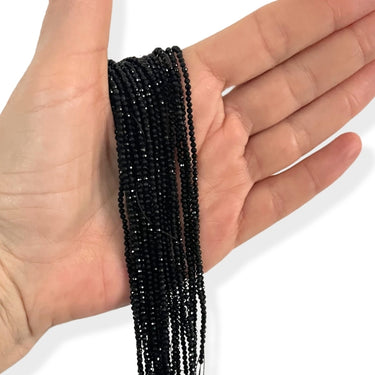 Hel streng med 2 mm sort onyx perler