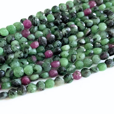 Ruby Zoisite, flad  ca. 4 mm - Hel streng