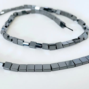 Hæmatit, flad 4 mm - Hel streng