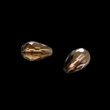 Røgkvarts dråber . Lodret . Hul igennem. 8x12 mm. 2 stk.