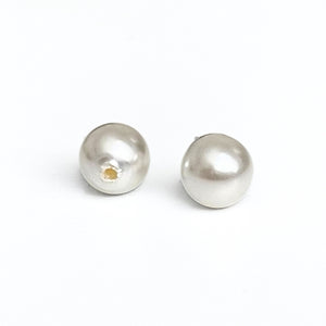 Shell pearl, anboret, 6 mm Hvid,  2 stk.
