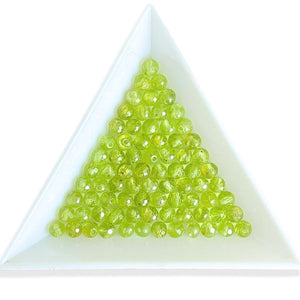 15 stk. 4 mm Peridot, facet perler