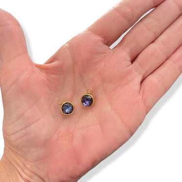 Runde 10 mm "guld" vedhæng med lilla glas