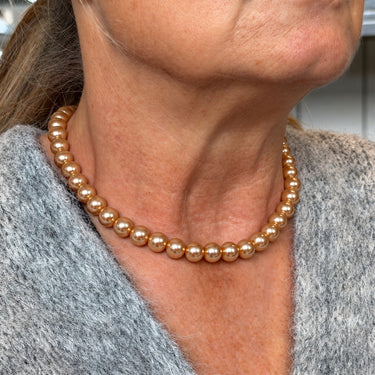 10 mm champagne glasperler – vist som halskæde
