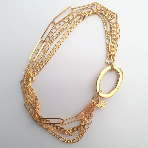 Armbånd med 4 forskellige forgyldte kæder