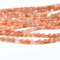 Peach moonstone, flad ca. 4 mm - Hel streng
