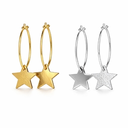 DIY inspirations øreringe. Stjernevedhæng hængt på creoler øreringe.