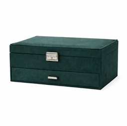 I det store sgrønne smykkeskrin er der en skuffe neders med rum til smykker