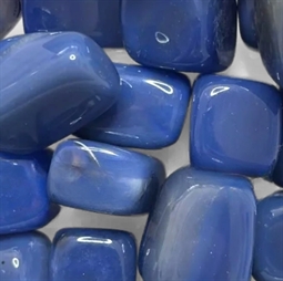 blue agate poleret sten