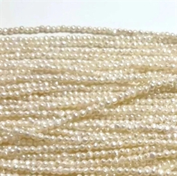Ferskvandsperler, Hvid, barok, ca. 3 mm - Hel streng