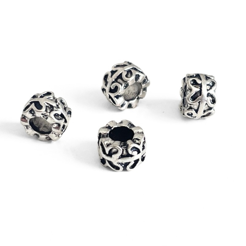 Antik forsølvede perler med udskåret mønster og stort hul – 9x6 mm, 4 stk.