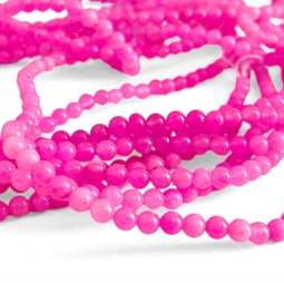Pink jadeperler i 4 mm størrelse på snor