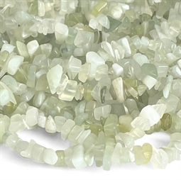 90 cm. Lys jade chips/splitter streng