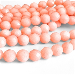 Facetterede lyserøde mashan jadeperler i 10 mm på snor