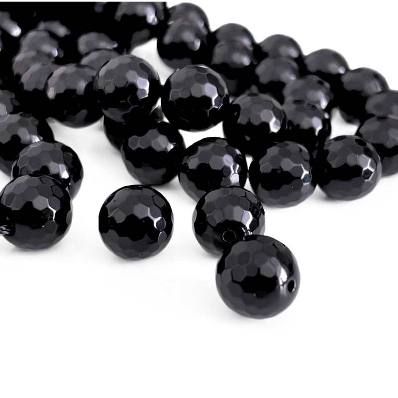 Sort onyx 10 mm med 128 facetslibning til smykker
