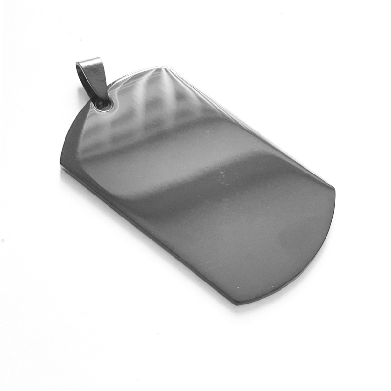 Sort metal dog tag vedhæng, 50 x29 mm 
