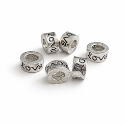 sølvfarvede spacerperler med love tekst